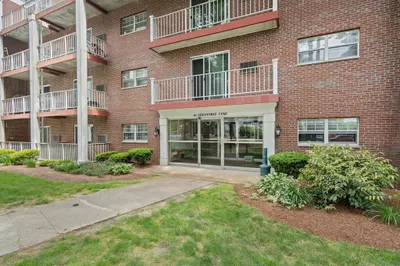 46 Greentree Ln #38