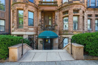 362-366 Commonwealth Ave #4D 1