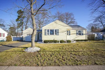 64 Cherokee Dr
