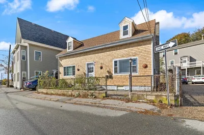 22 Taylor St #1