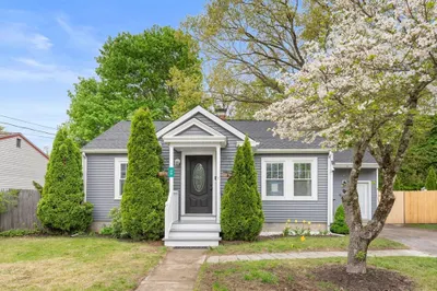 20 Oneida Ave 1