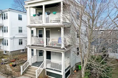 21 Wachusett St #1