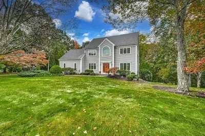 4 John Pratt Cir