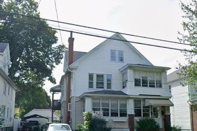 194-196 W Franklin St #2 1