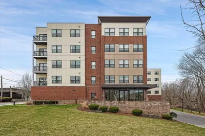 999 Hancock St #301 1