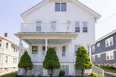 133 Willow Street #1