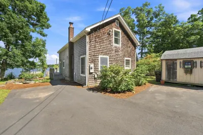 111 King Philip Rd 1