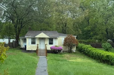 40 Phillips Ave