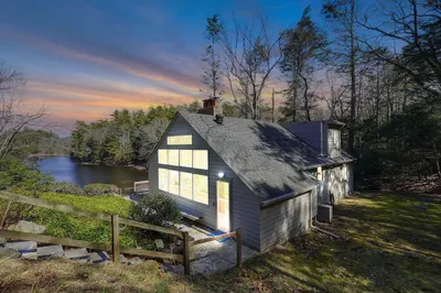 19 Lakeshore Dr 1