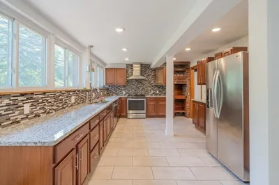 16 Foster Rd