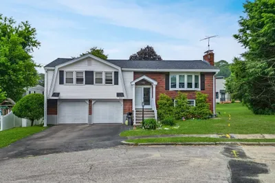 23 Harvard Cir