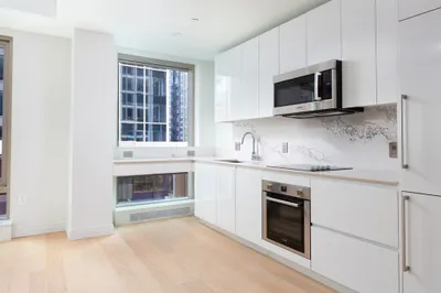 133 Seaport Blvd #621 1