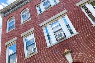 211 Chelsea St #2
