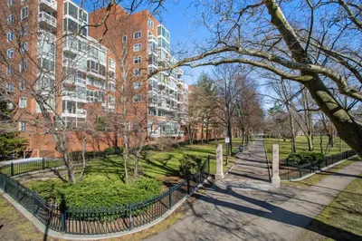 975 Memorial Drive #811 1