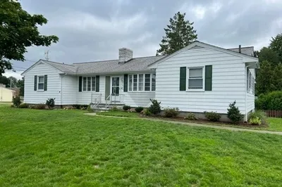 121 Hinchey Lane 1