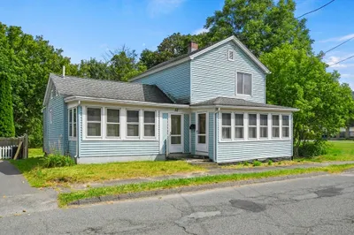 52 Phelps Ave