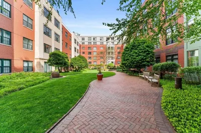 150 Cambridge St #211
