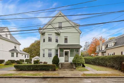 17 Crescent Street