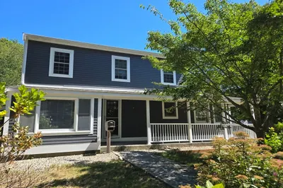 82 Yacht Club Rd