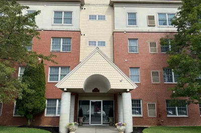 20 Heaths Ct #401 1