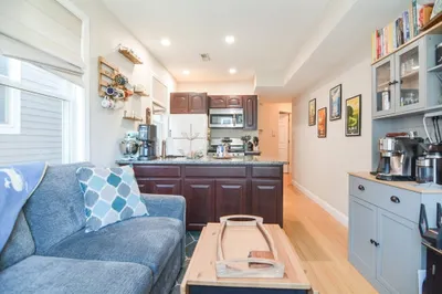 346 E St #2