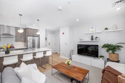 1650 Commonwealth Ave #402