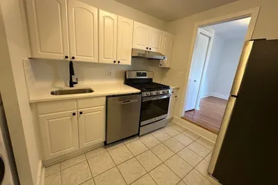 136 W 7th Street #2