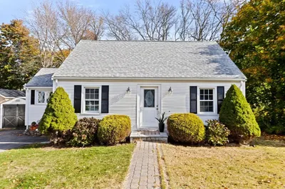 35 Red Jacket Rd 1