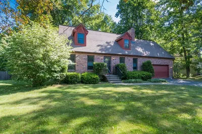 13 Carillon Cir 1