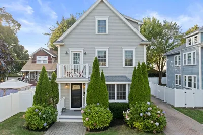 158 W Elm Ave 1