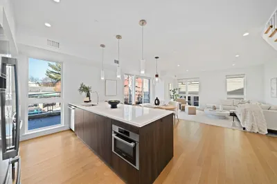 260 Beacon St #201