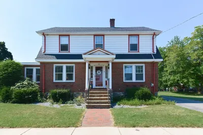 1 Central St