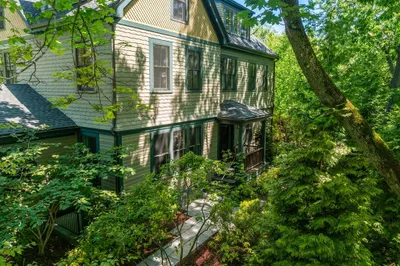 175 Coolidge Hill 1