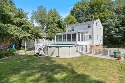 17 Saint Denis Ave 1