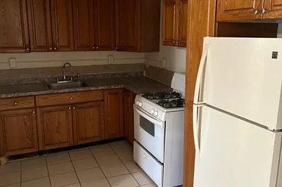 50 Vernon St #1L