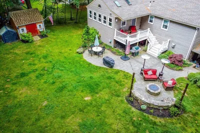 21 Wendy Ln