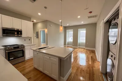 71 Pearl St #3