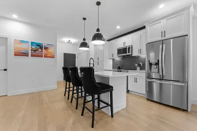 68 Armandine St #2 1
