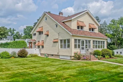 8 Burnett Ave 1