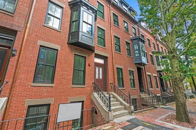 211 W Springfield St #3