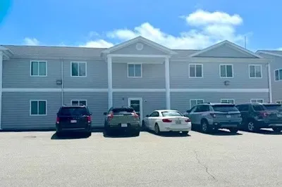 1539 Fall River Ave
