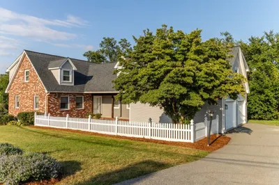 2 Mccarthy Dr 1
