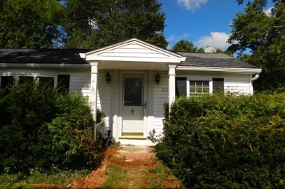 111 Oak St 1