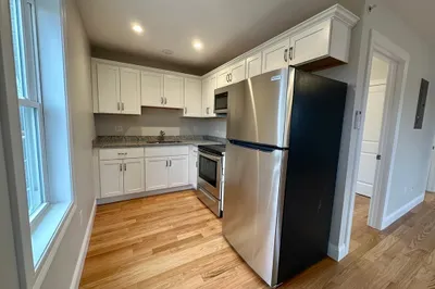 415 Danforth St #3