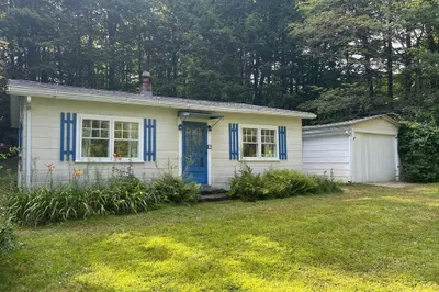 60 Avery Brook Rd 1