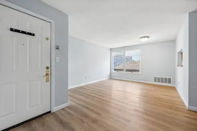49 Washington St #7