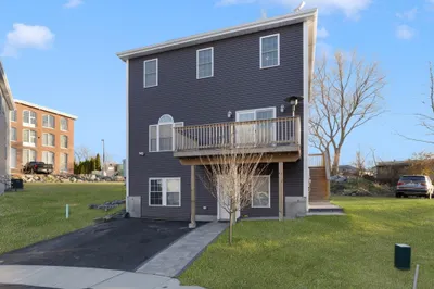 5 Vista Way 1