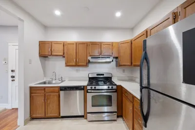 21 Sutherland Rd #15