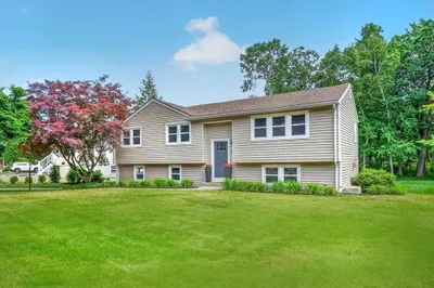 104 Hartwell Rd 1