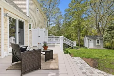 10 Old Colony Way 1